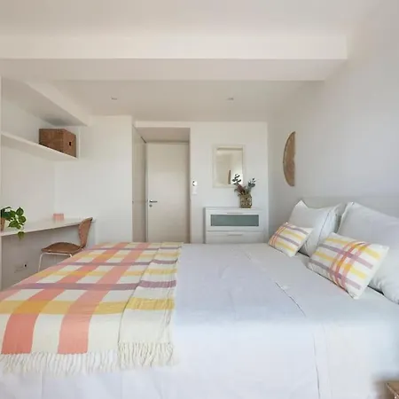 Charming Duplex With Private Terrace And Parking Lissabon