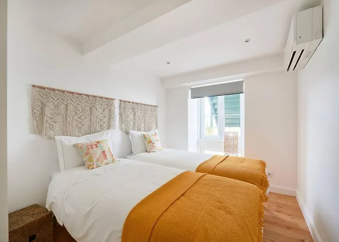 Charming Duplex With Private Terrace And Parking Apartment Lisbon