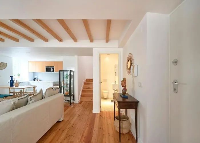 Charming Duplex With Private Terrace And Parking Lisbon