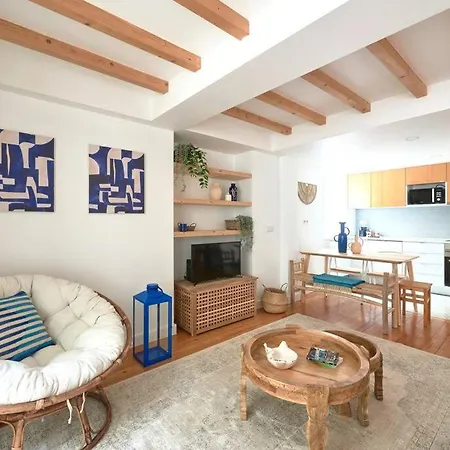 Charming Duplex With Private Terrace And Parking 아파트